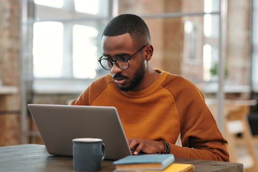 The Ultimate Student Dilemma: Choosing Between a MacBook and an iPad
